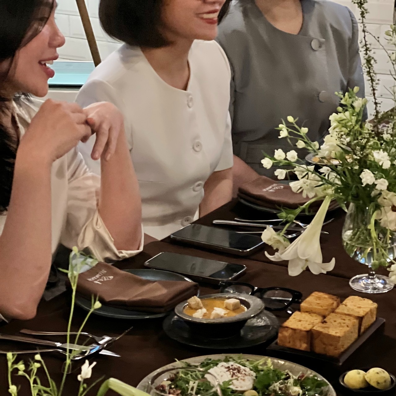 Một Bữa Tiệc Ngập Tràn Hương Hoa Ngày Hạ – Tại Salmonoid — photo 4