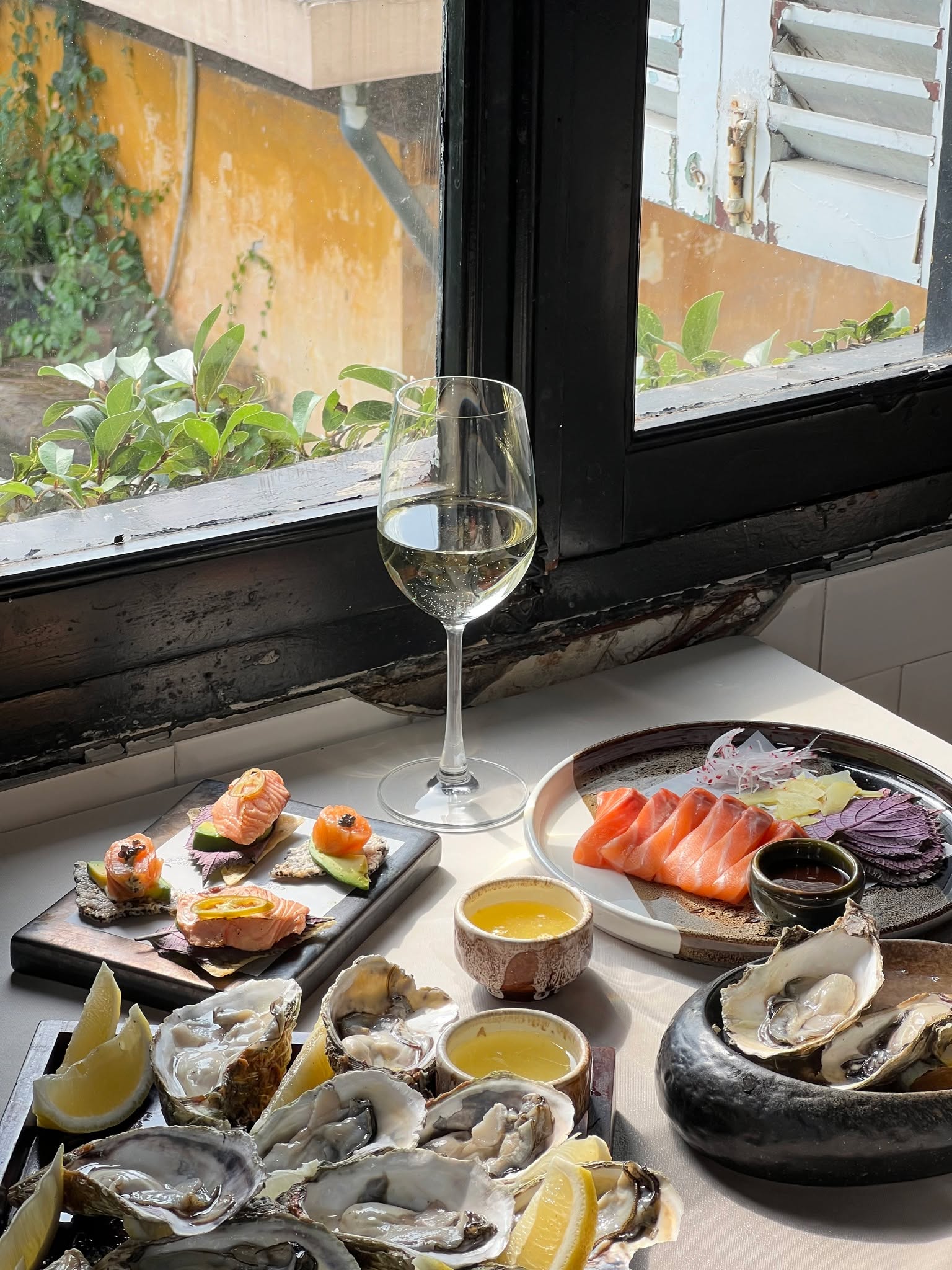 Vi Vu Nghỉ Mát Cuối Tuần với Salmonoid Brunch Menu