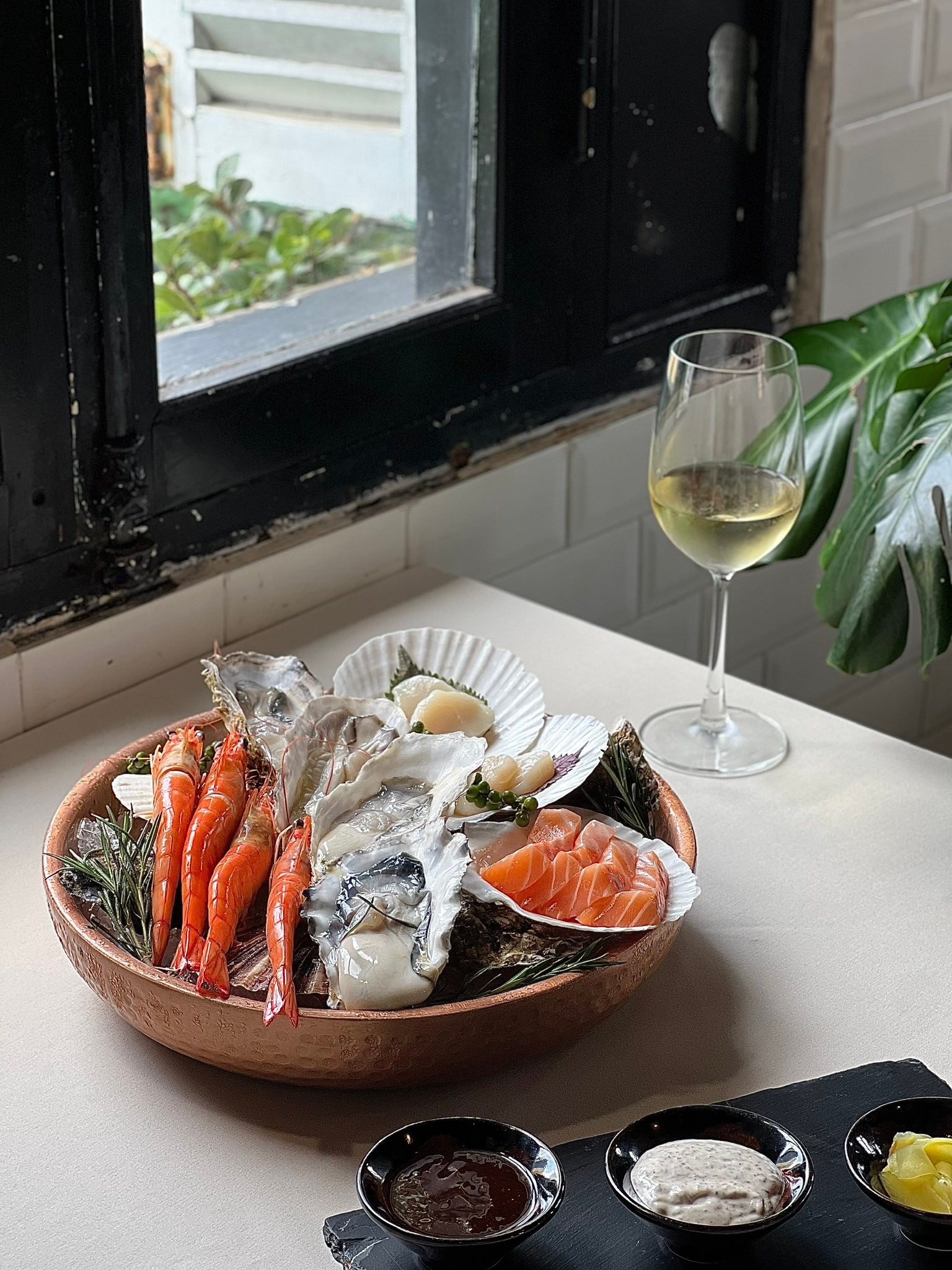 Cho Trải Nghiệm Miền Biển Thêm Tròn Trịa – Tại Salmonoid