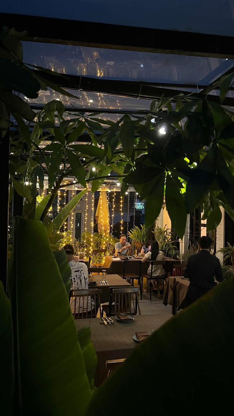 Vị Hạ Tan Chảy trong Khu Vườn – Tại Salmonoid