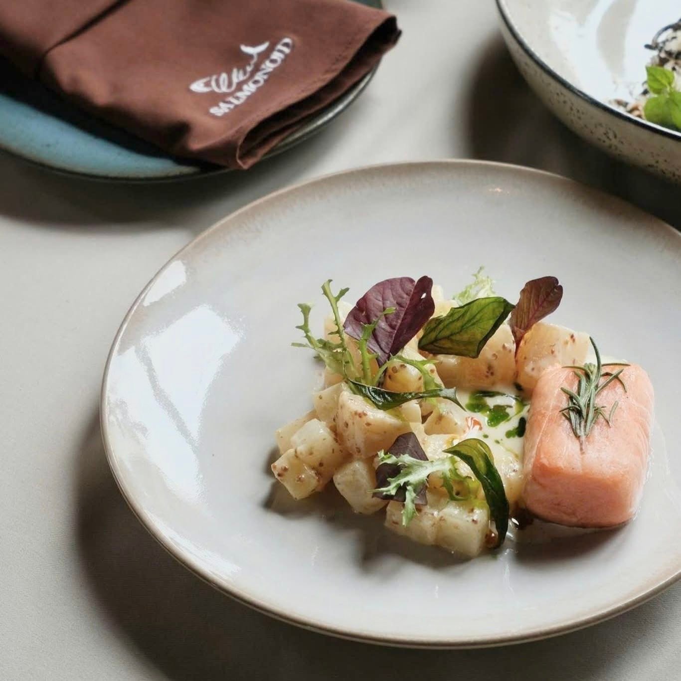 Điểm Dừng Chân Thư Thả Giữa Ngày Hạ – Tại Salmonoid — photo 3