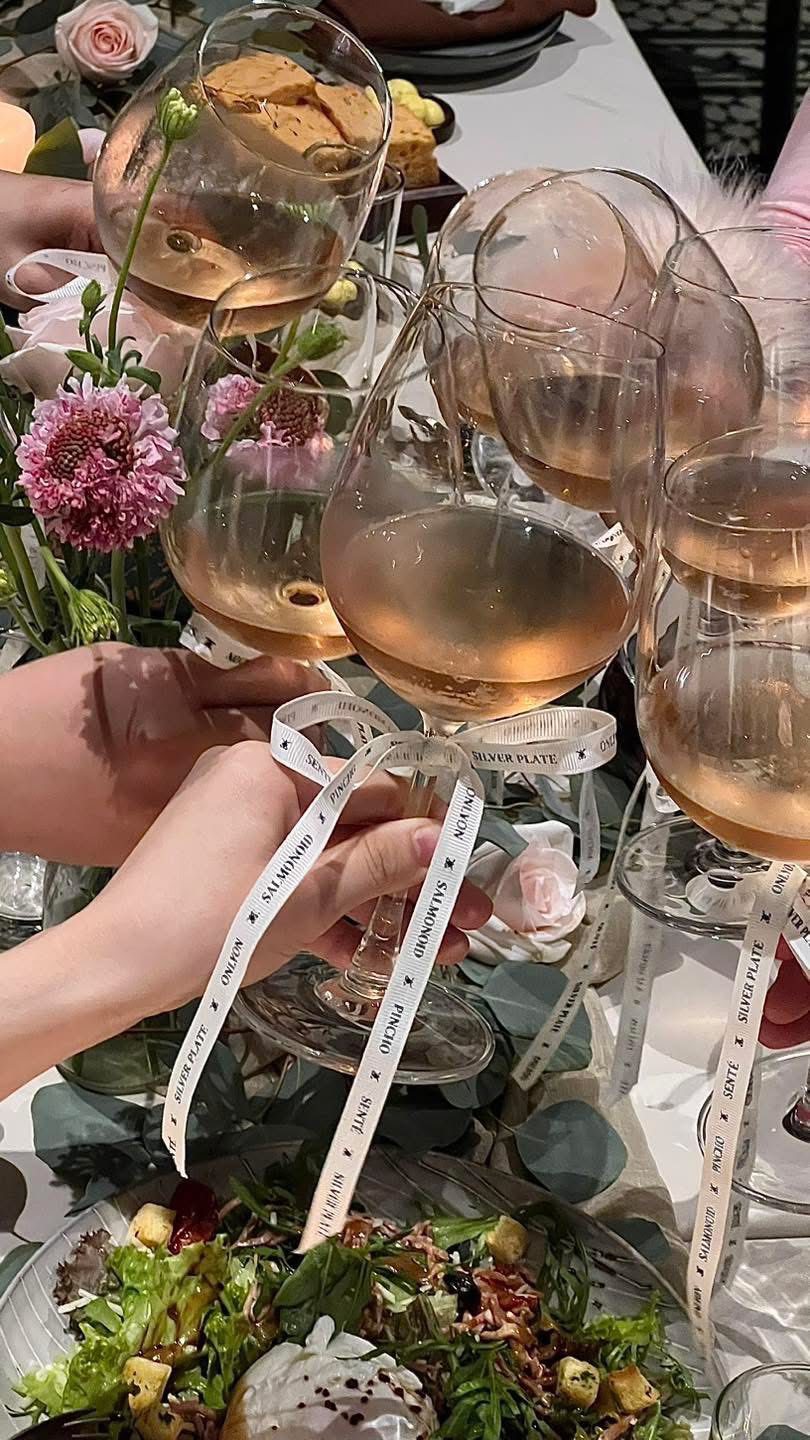 Gặp Nhau Khi Hoàng Hôn Buông Xuống – Tại Salmonoid — photo 3