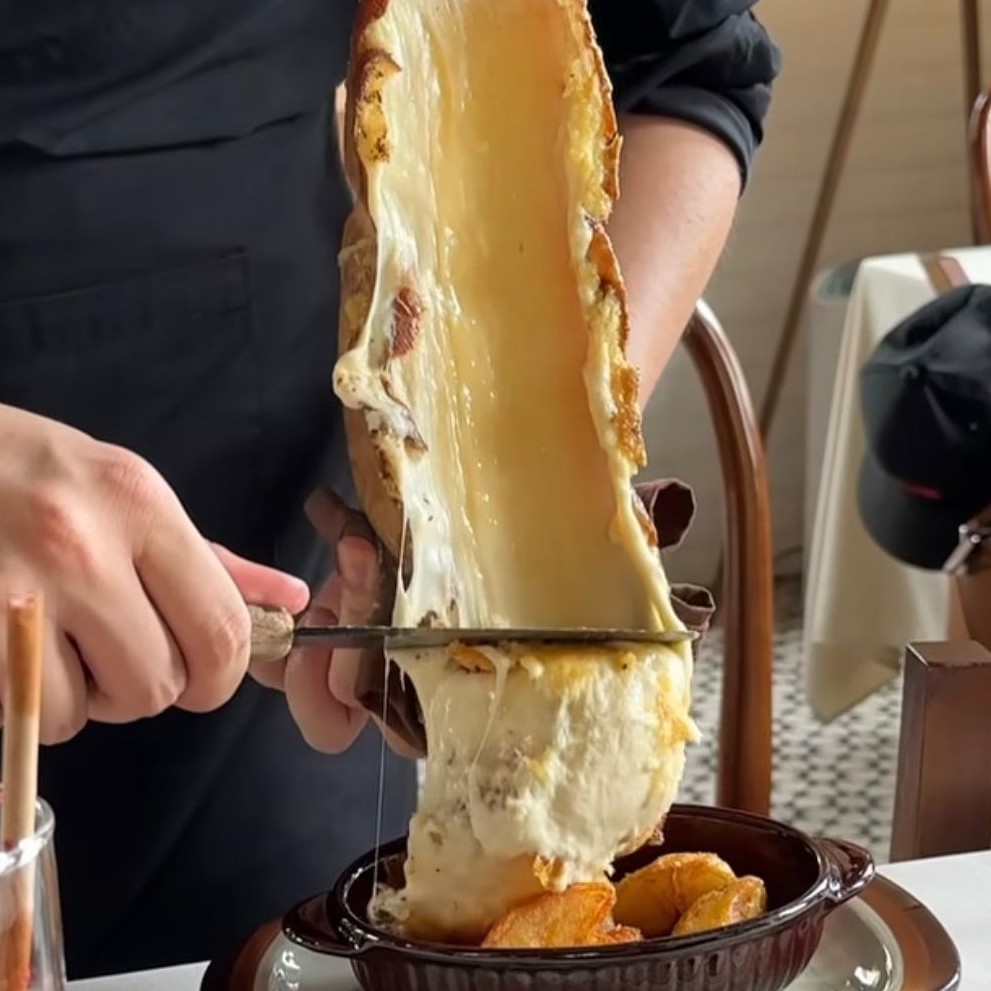 Chần Chừ Chi, Salmonoid Có Đủ Cheese — photo 3