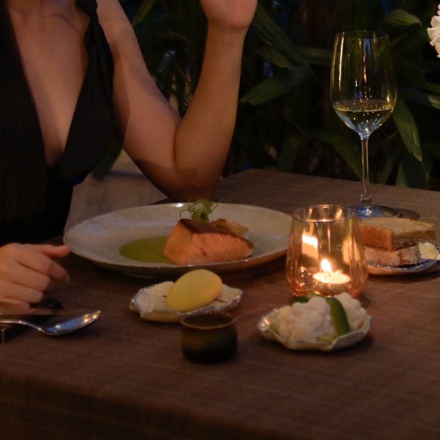 Vườn Thu trong Veo Dưới Ánh Đèn – Tại Salmonoid — photo 4