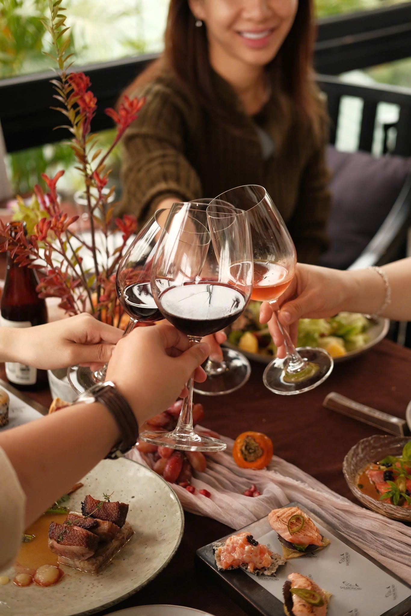 Gặp Nhau Khi Hoàng Hôn Buông Xuống – Tại Salmonoid